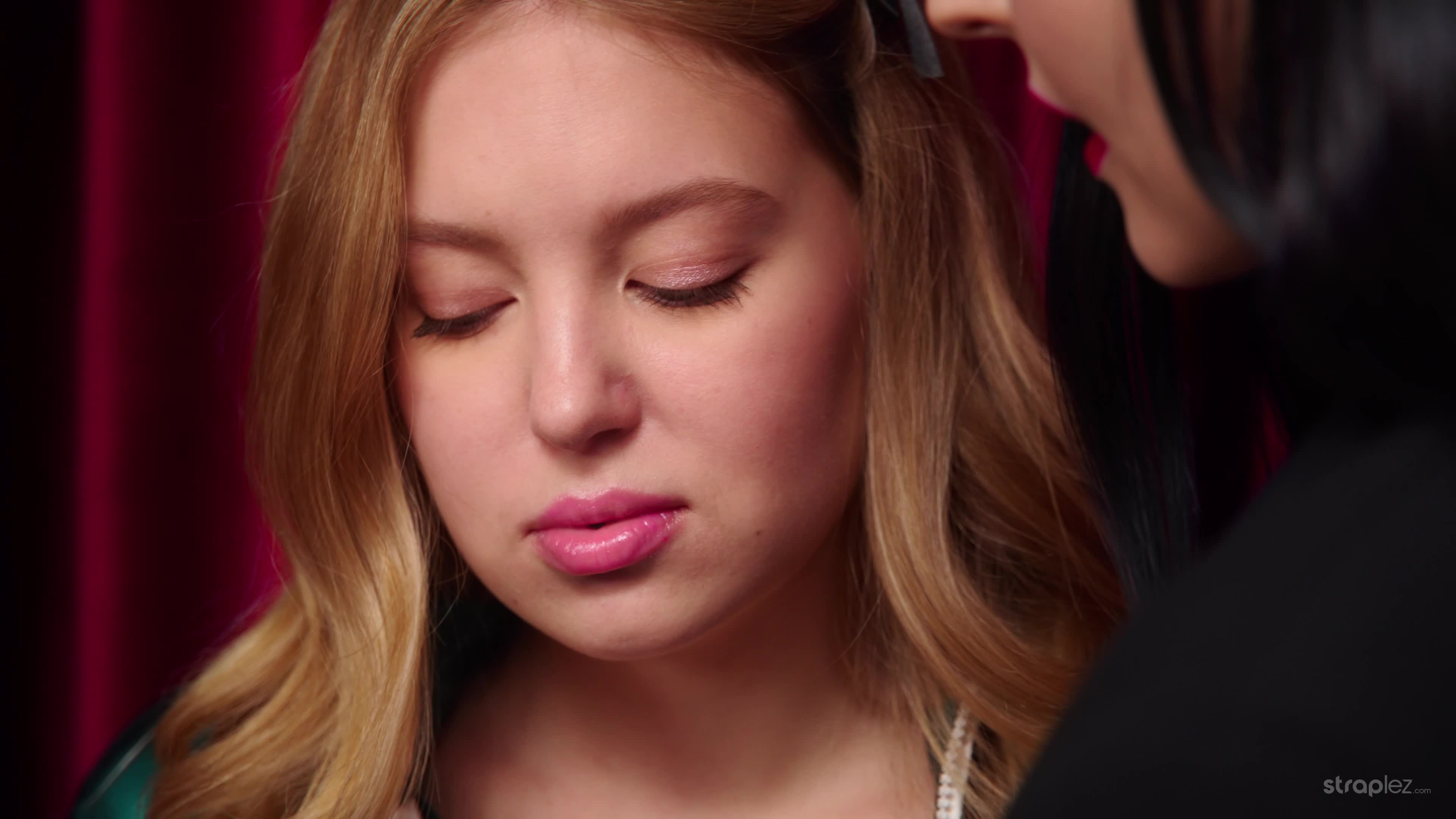 straplez.25.04.24.nikoleta.and.amelia.riven.curious.guest.4k