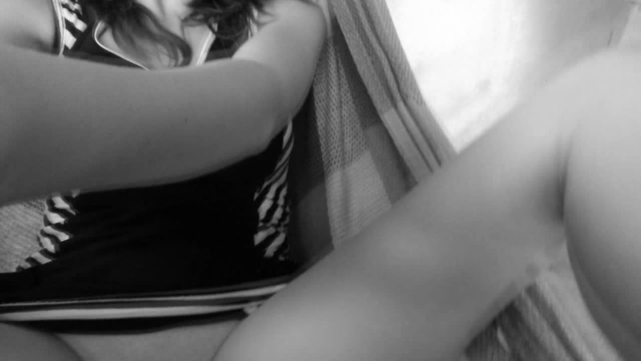 2048.hk@misssweetteen - Masturbation On The Balcony