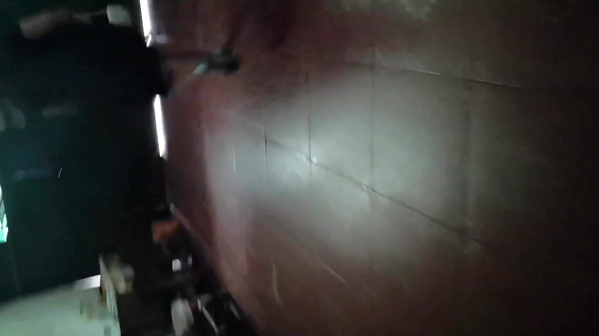 2048.hk@好久前在开发区修的车，妹子很年轻，是外地乡下来的，在旁边开了房做了两次，有点娃娃脸……