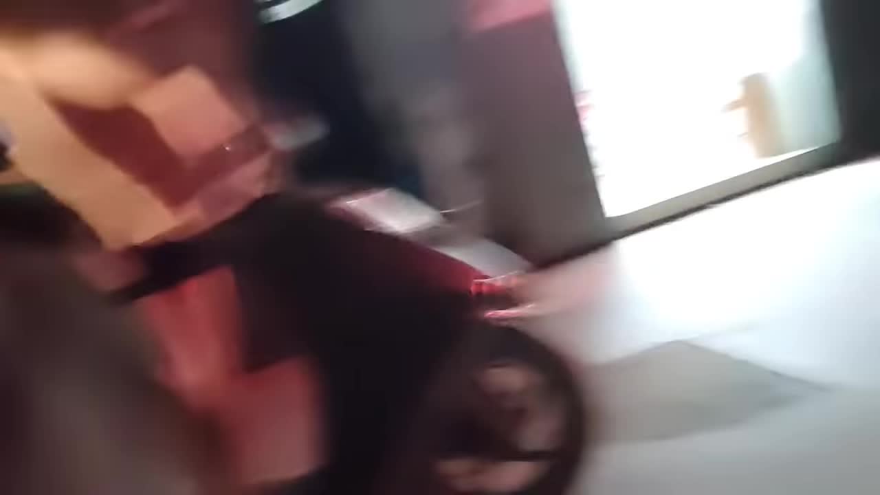 2048.hk@东莞扫街，见证一老哥的百元爱情