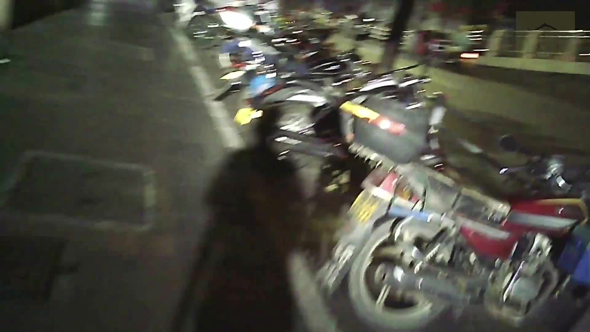 2048.hk@扫街分享：一条街就站了20多位妹子，价格还很实惠。