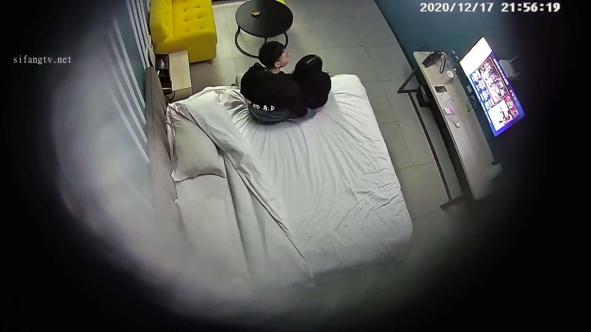 2020-12-17主题酒店商务套房摄像头偷拍白领情侣下班后开房激情啪啪