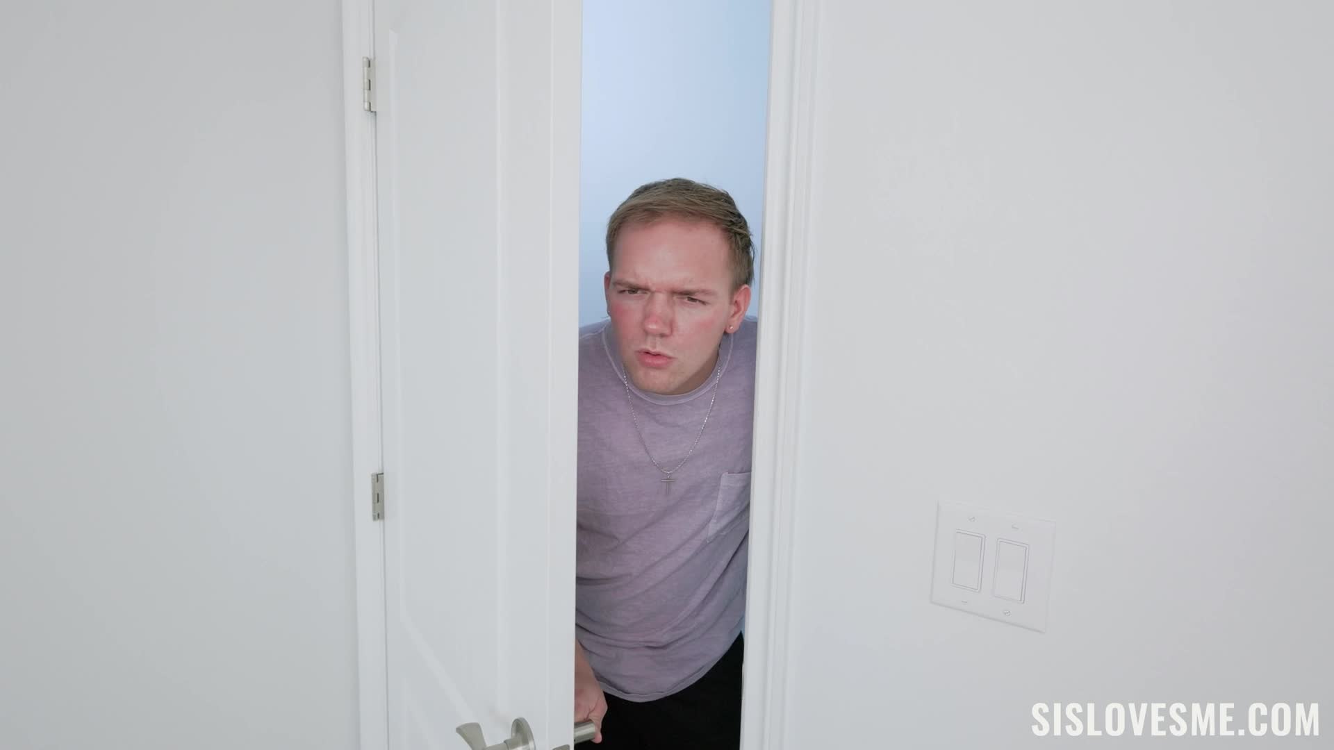 sislovesme.23.08.18.melanie.marie.i.need.your.silence