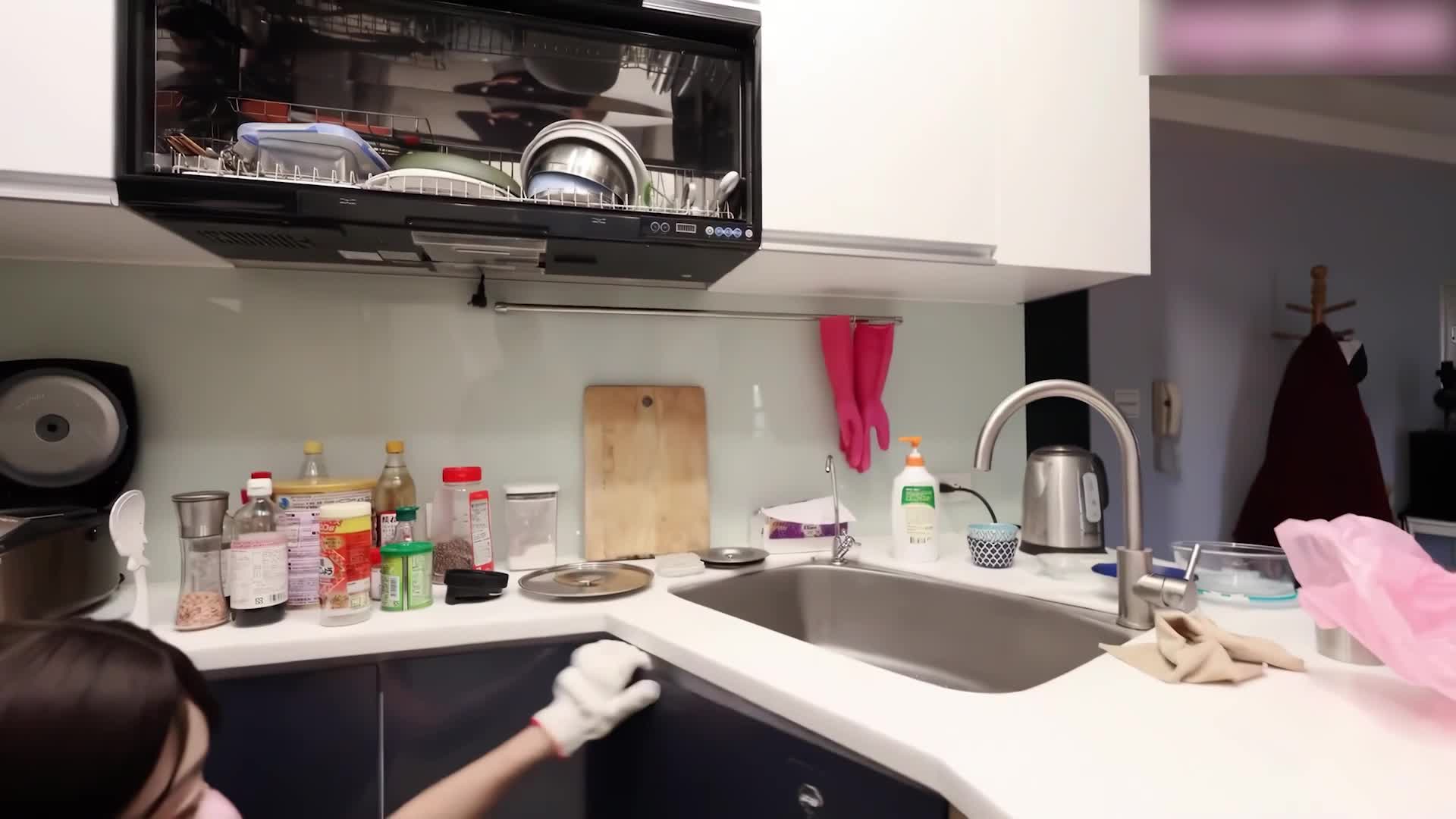 2048.hk@-2024.2.20台語流利的女水電工遇上不會講台語的小白臉_4K