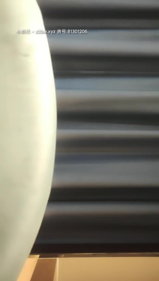 2021.1.25【壹屌寻欢】鸭哥上场，大屌猛男战力持久，清纯外围小姐姐，沙发AV视角