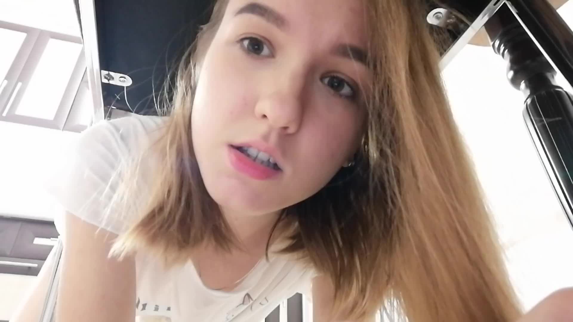 2048.hk@I got stuck and friend, fucked a slim girl, doggystyle, blowjob, cumshot  