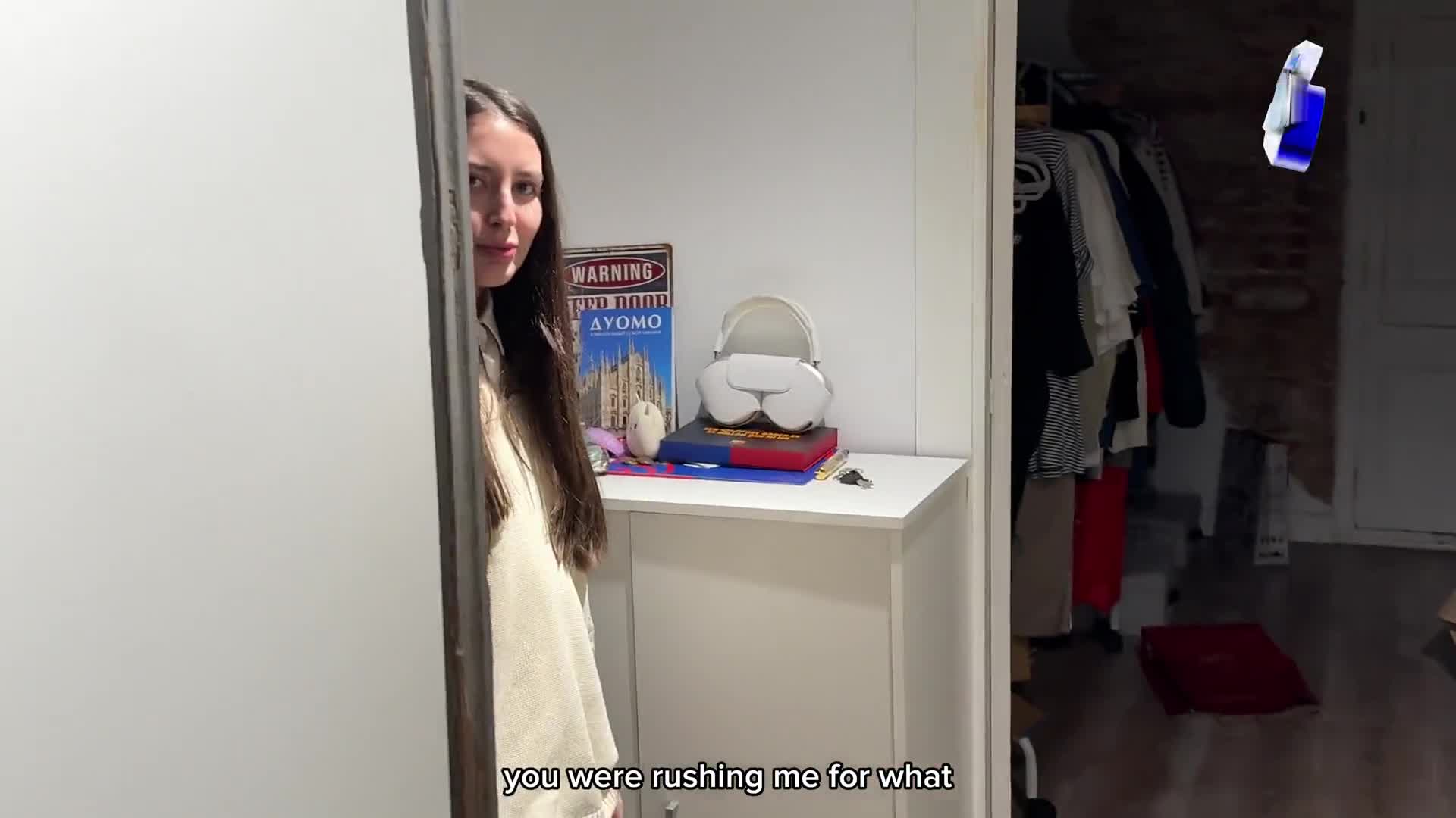 2048.hk@继妹抓到继兄！- 继兄cum On我的校服，我不能去上学 - Pornhub.com