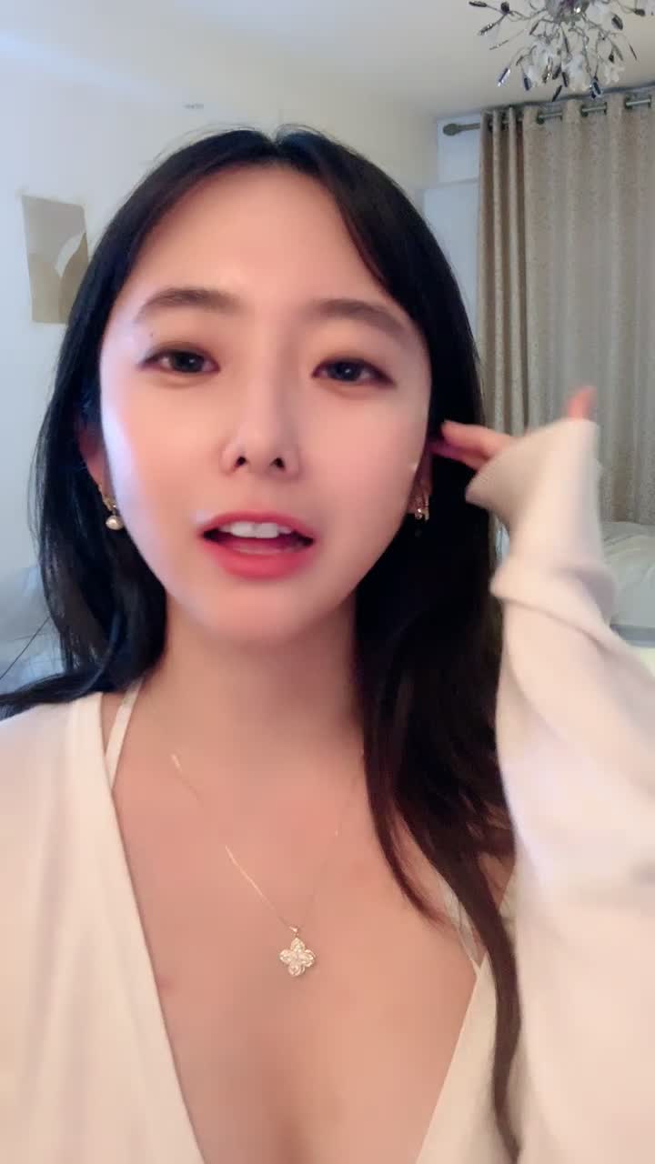 2048.hk@1867549746_娇娇嗲嗲的小狐狸_20251211_222058