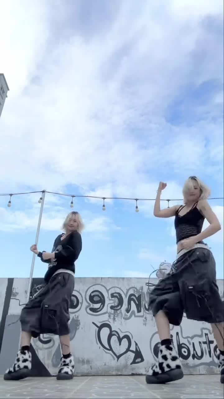 3x4649ky7qaeewa踮起脚尖时，你正触碰星辰