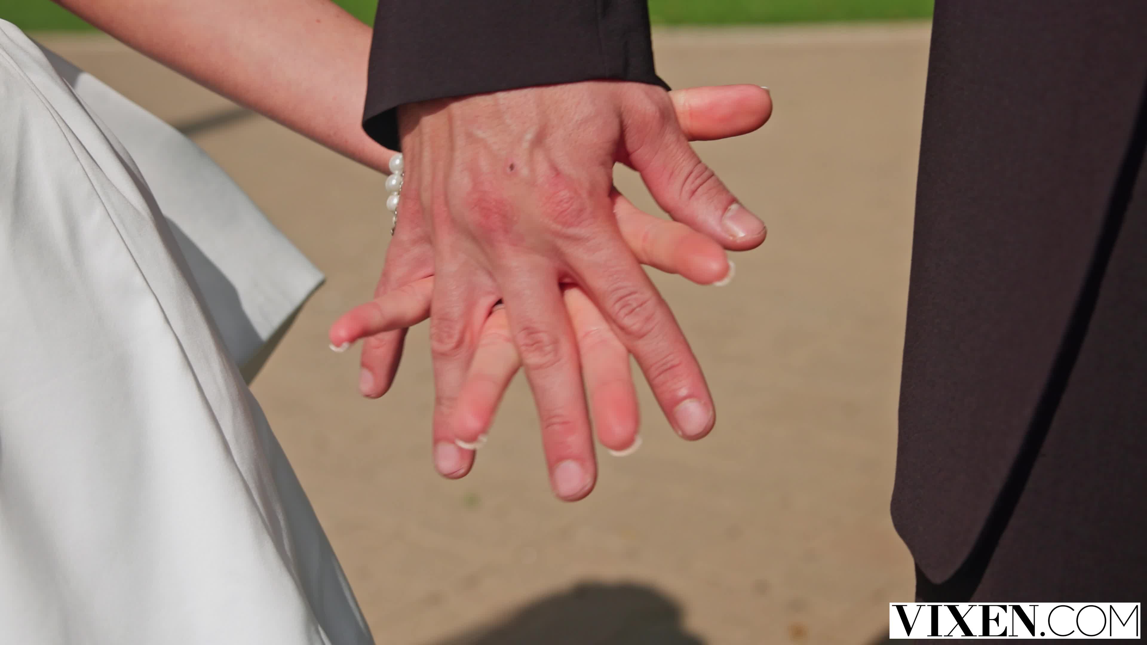 2048.hk@vixen.25.12.23.addison.vodka.4k