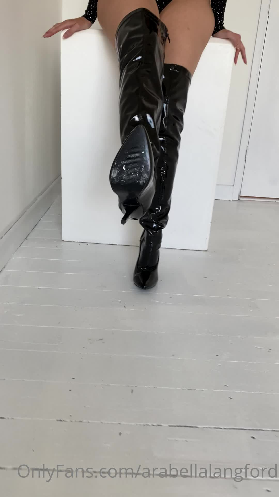 2048.hk@LadyLangfordOF_030