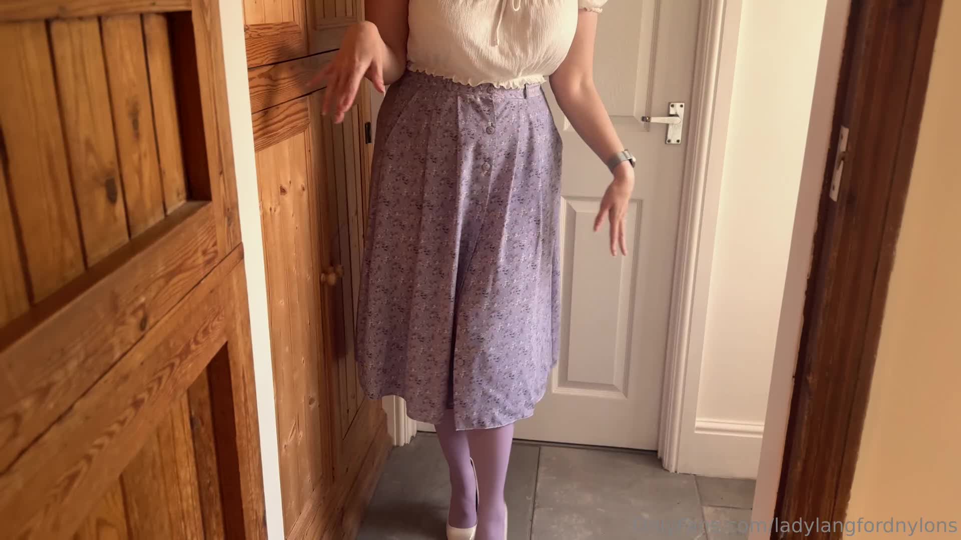 2048.hk@LadyLangfordOF_252