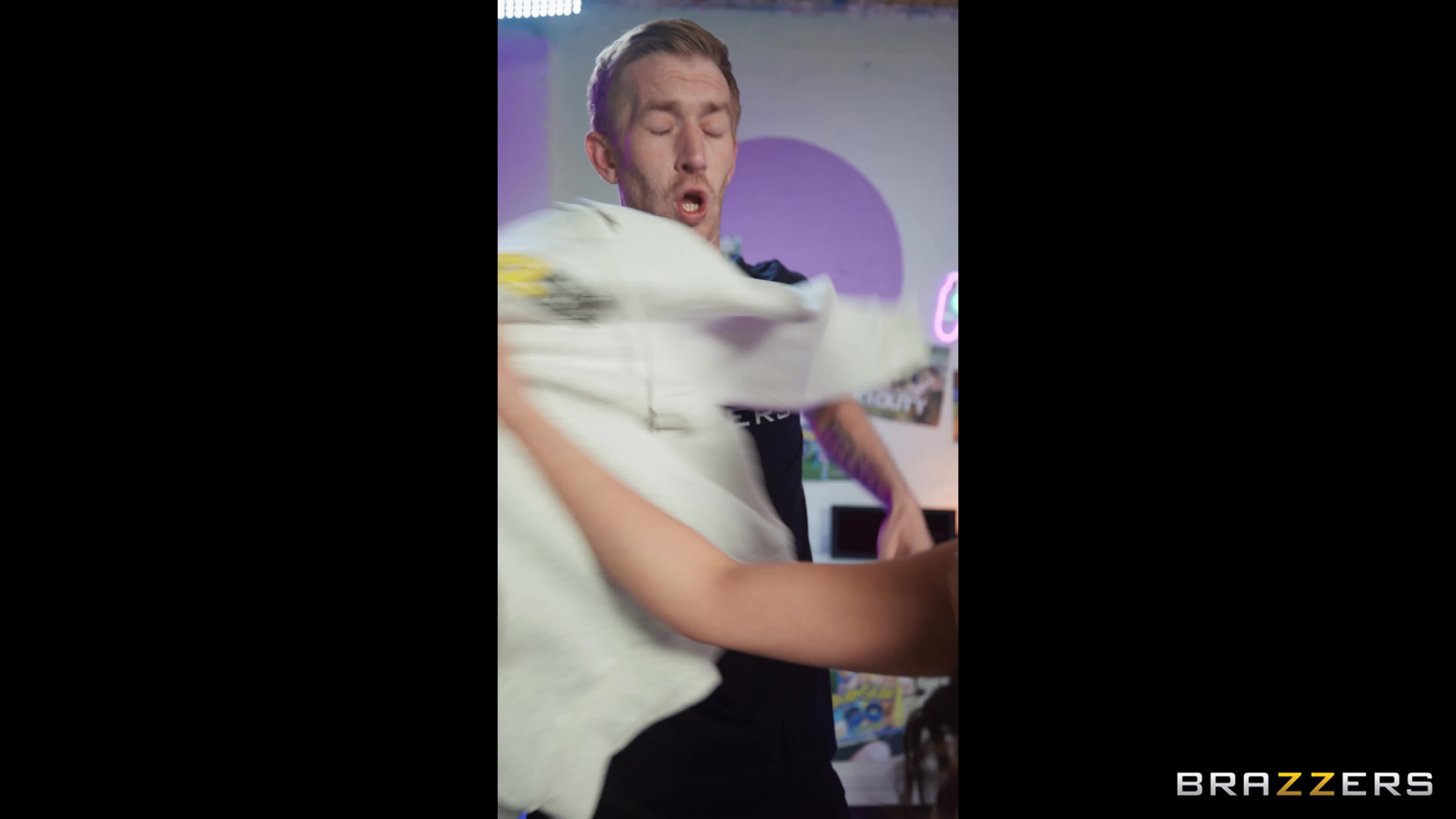 2048.hk@brazzersexxtra.24.01.12.emiri.momota.titty.totty.transition.4k