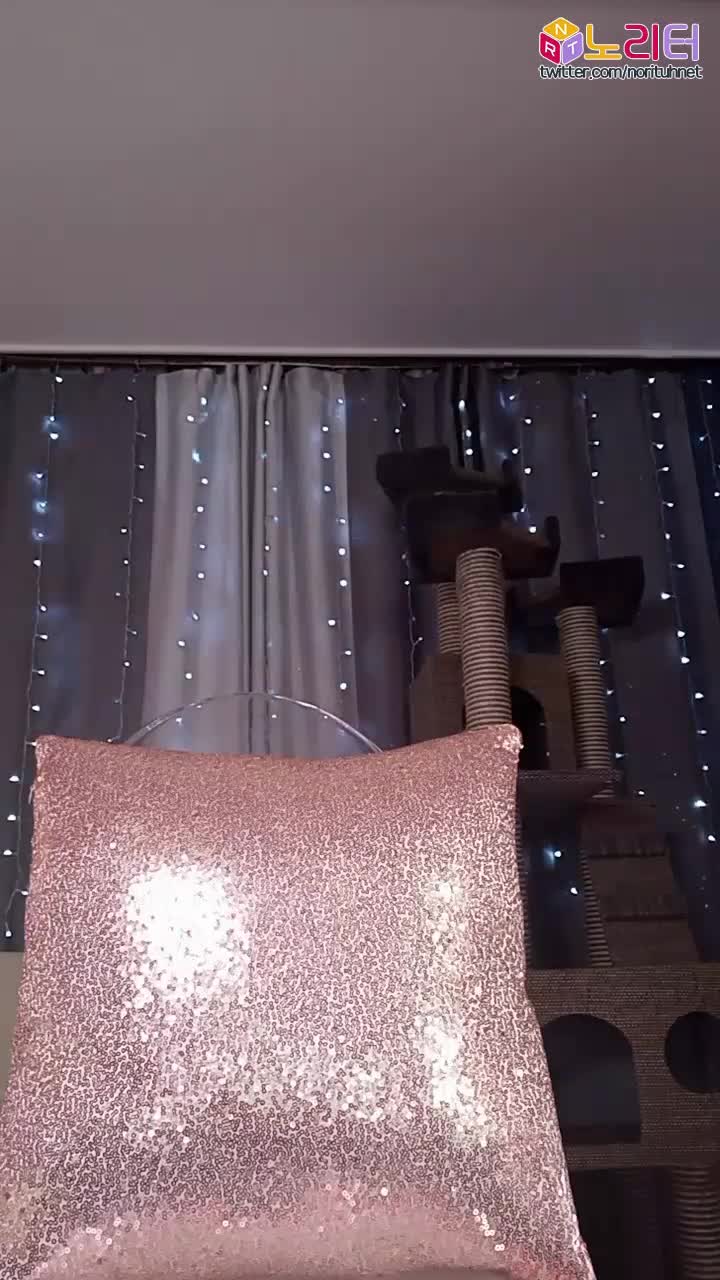 2048.hk@女团级H乳热舞女神ftsejiaw抖奶电臀裸舞20020108