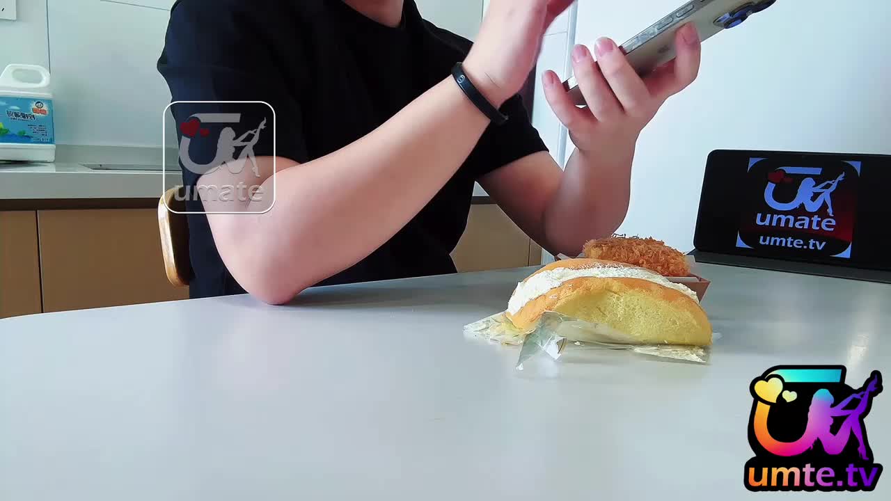 2048.vip-榨精女神】萌崽儿 - 好利来蛋糕店员的特殊服务 奶油肉棒边舔边吸龟头 主动女神淫臀操着肉棒 狂插尤物内射精液容器