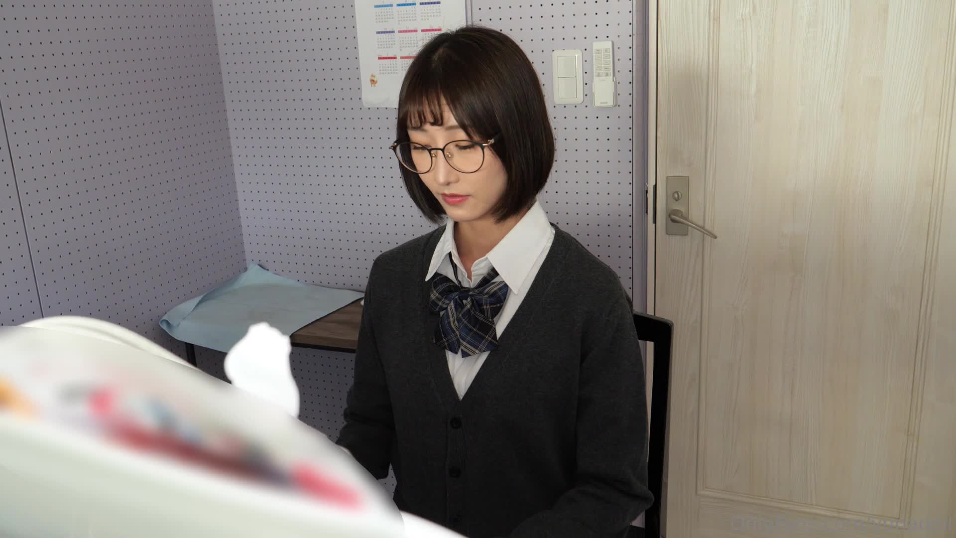 2048.vip-稀有资源】【完整版】OnlyFans Yunadoll 眼镜反差婊 钢琴老师爆肏身材极好日本学生~真是个骚婊子