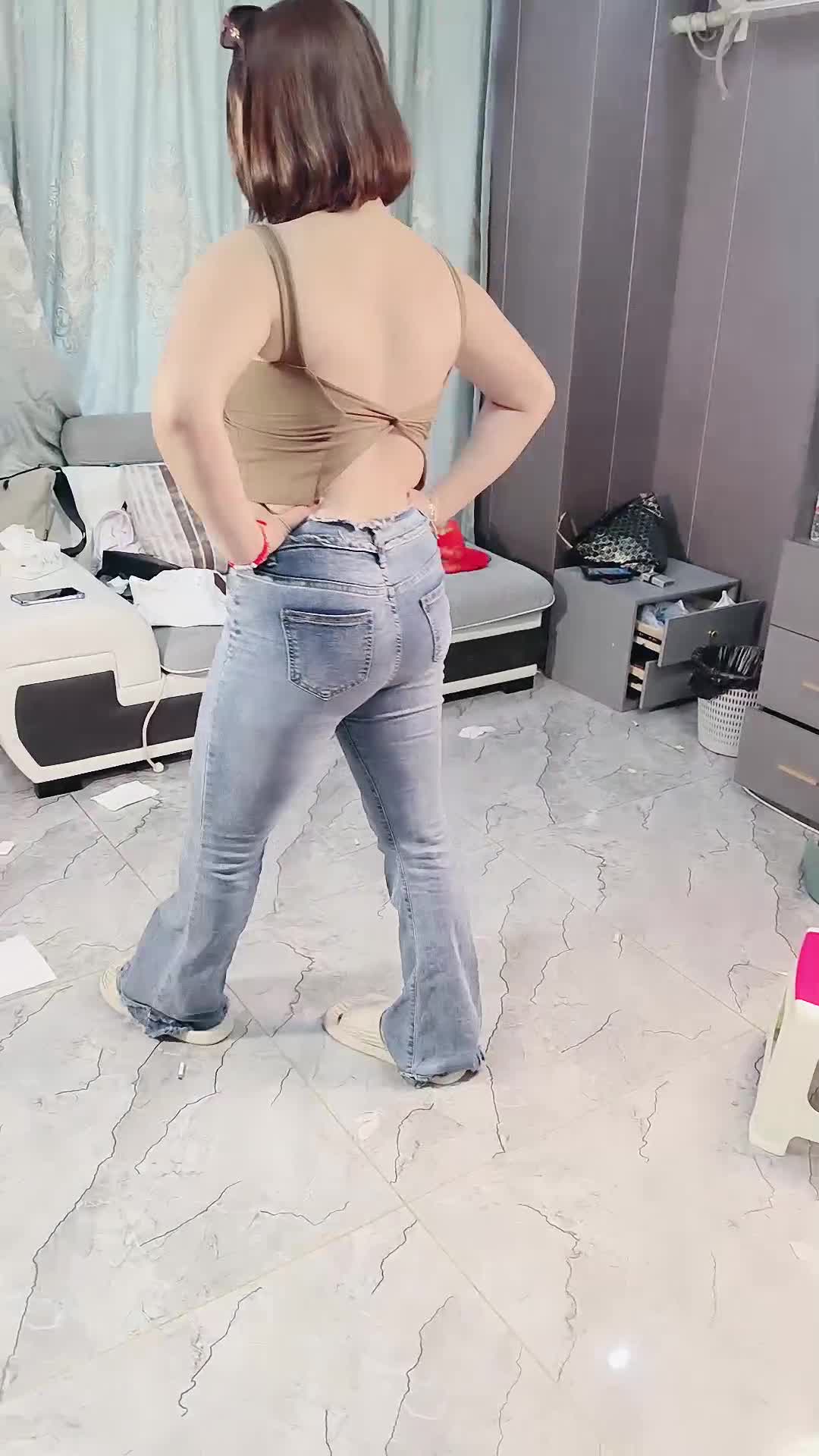 2048.hk@350940960_20250424-163318