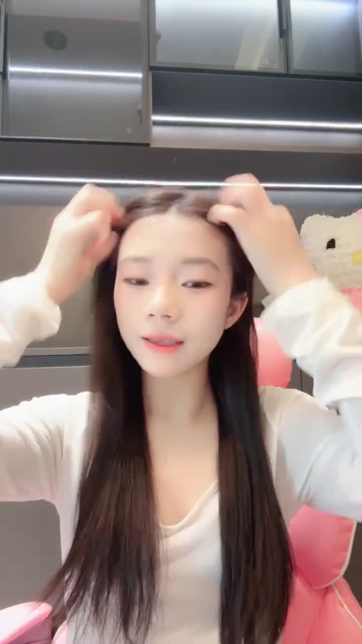 2048.vip-清纯少女下海【吧啦】明星颜值 嫩穴翘臀 边跳边脱光~抠逼自慰~大屌狂插 淫叫声声声不息