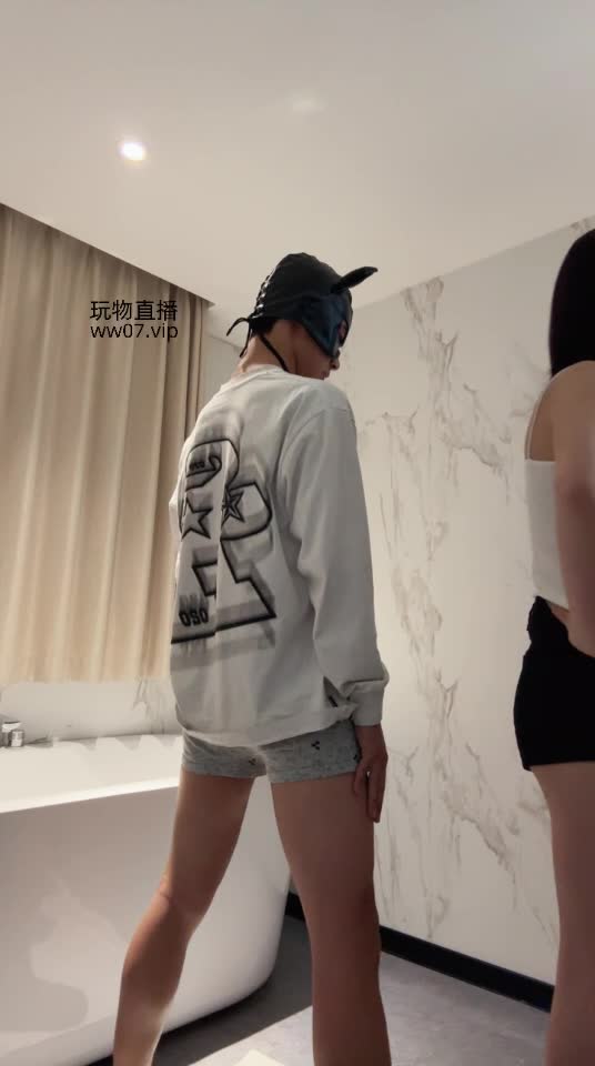 2048.hk@小小UUsTJ：双S超绝踢裆足射暴力踹打双脚搓揉踩踏踢裆足射超级暴力让他吞精2025-03-01视角1