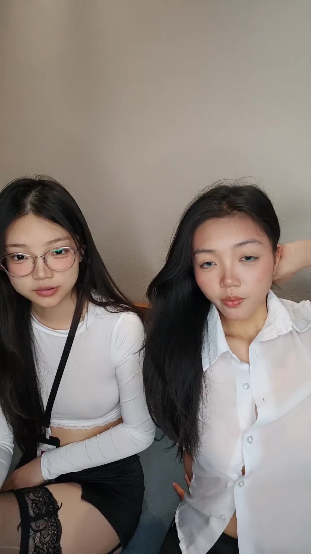 2048.vip-雯雯茜茜】淫欲双学妹! 勾引技师~外卖小哥~啪啪~喷水