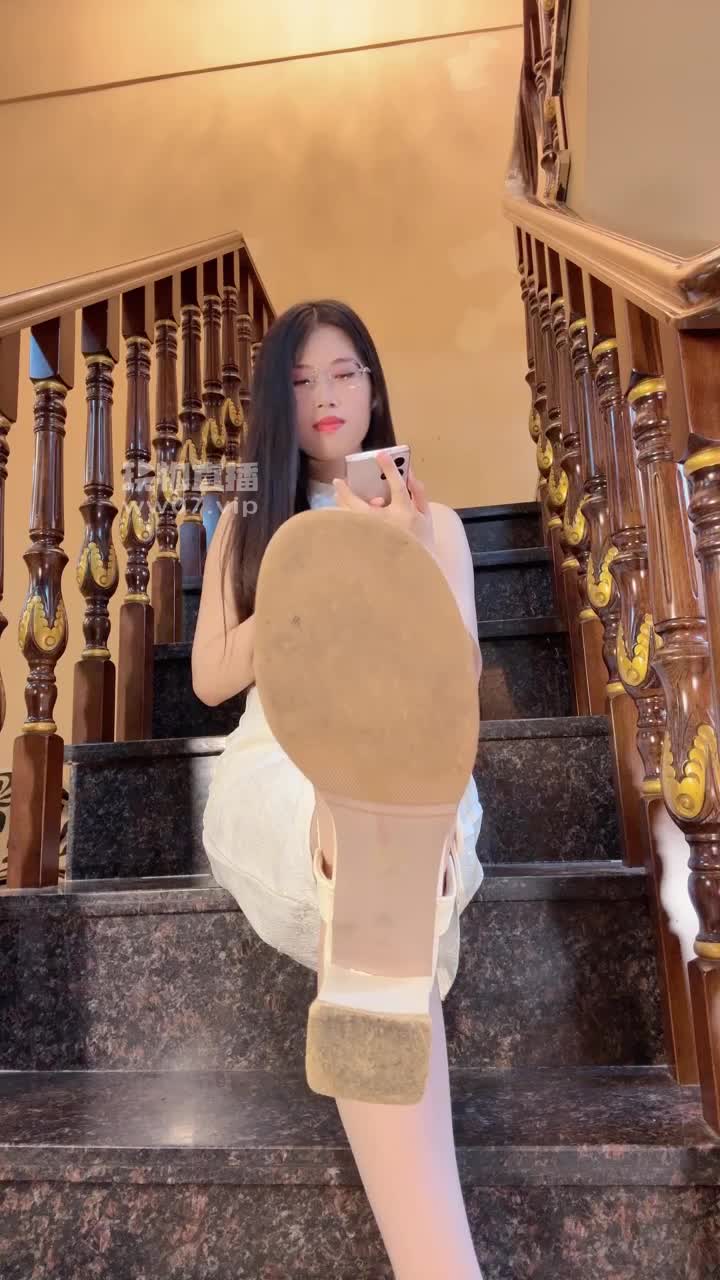 2048.hk@胖虎嘉妮女王红绿灯2025-06-29