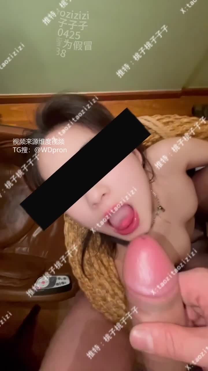 2048.vip-新晋调教大神，女M性奴玩家「桃子桃子子子」杭州经济技术学院骚母狗，按头深喉，吃口水，掐脖子辱骂抽插，嫩穴一插就是水