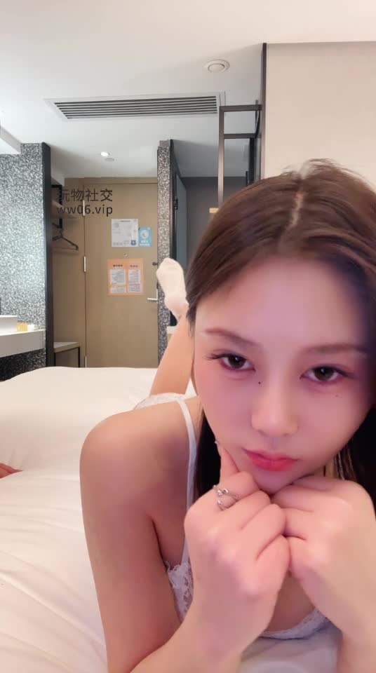 2048.hk@小小素人挖掘机TJ：哥哥被妹妹调教开发直接圣水腿绞玩弄强制闻rush圣水洗脸面膜深喉诱惑舔脚圣水内裤坐脸窒息足交玩鸡榨精2025-03-03视角2