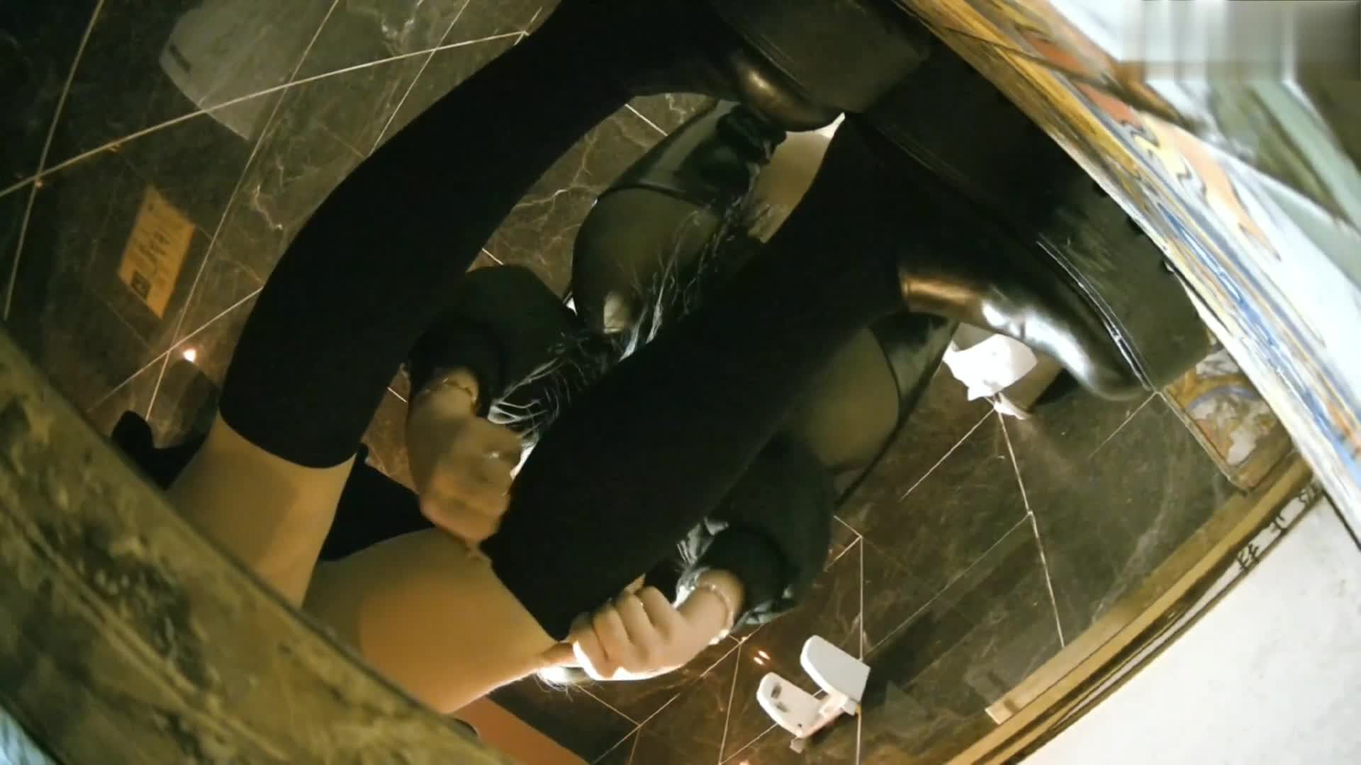 2048.vip-私房最新流出夜总会女厕全景偷拍 13 各种黑丝高跟 美女如云 黄衣美女貌似发现了摄像头仔细观察