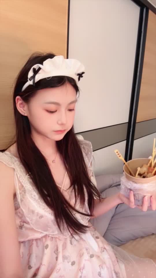 2048.vip-真正的校花来了【小佳宝】顶级小妮子 首场收费房