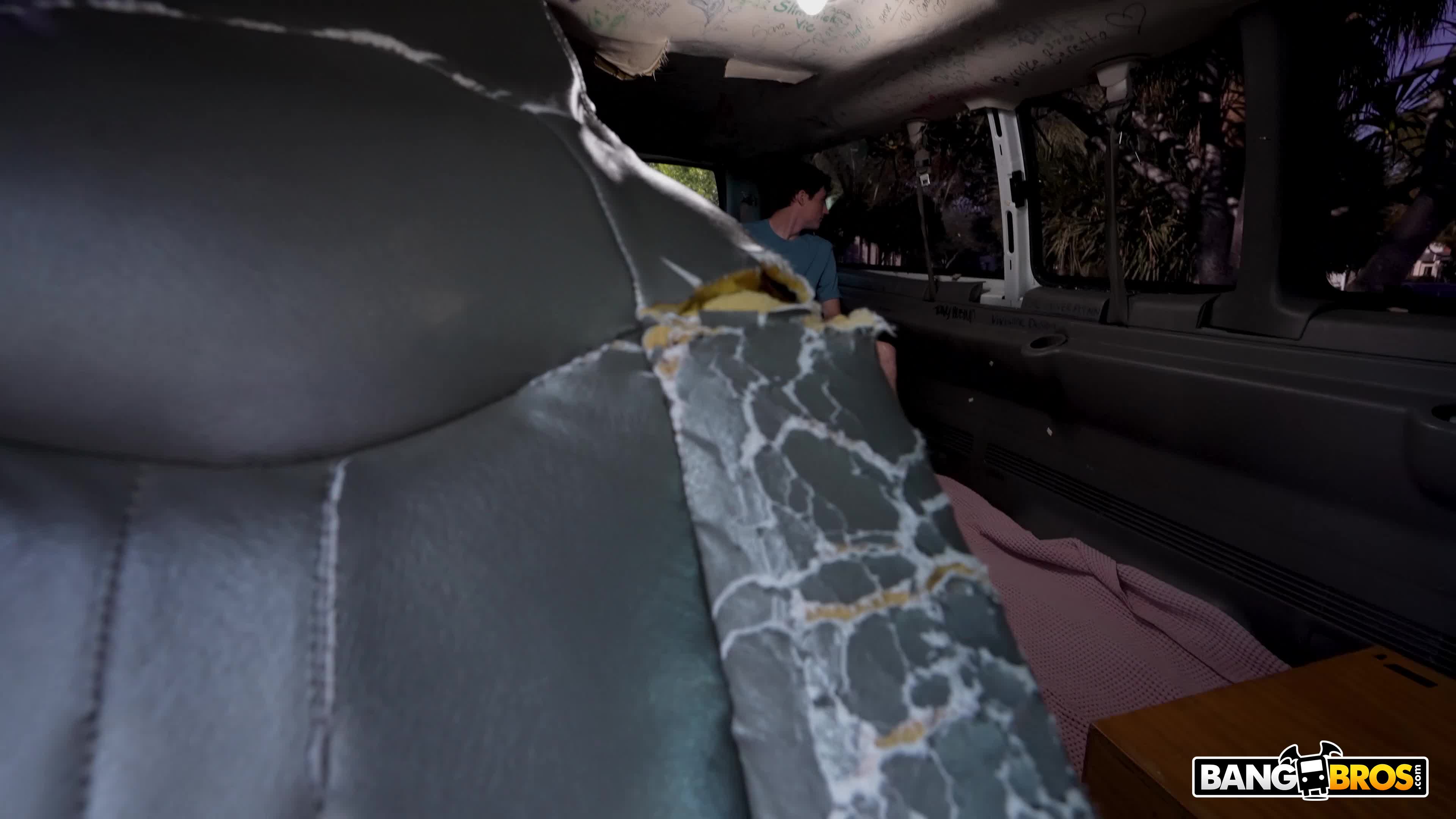 2048.hk@BangBus.25.01.29.Violet.Voss.4K