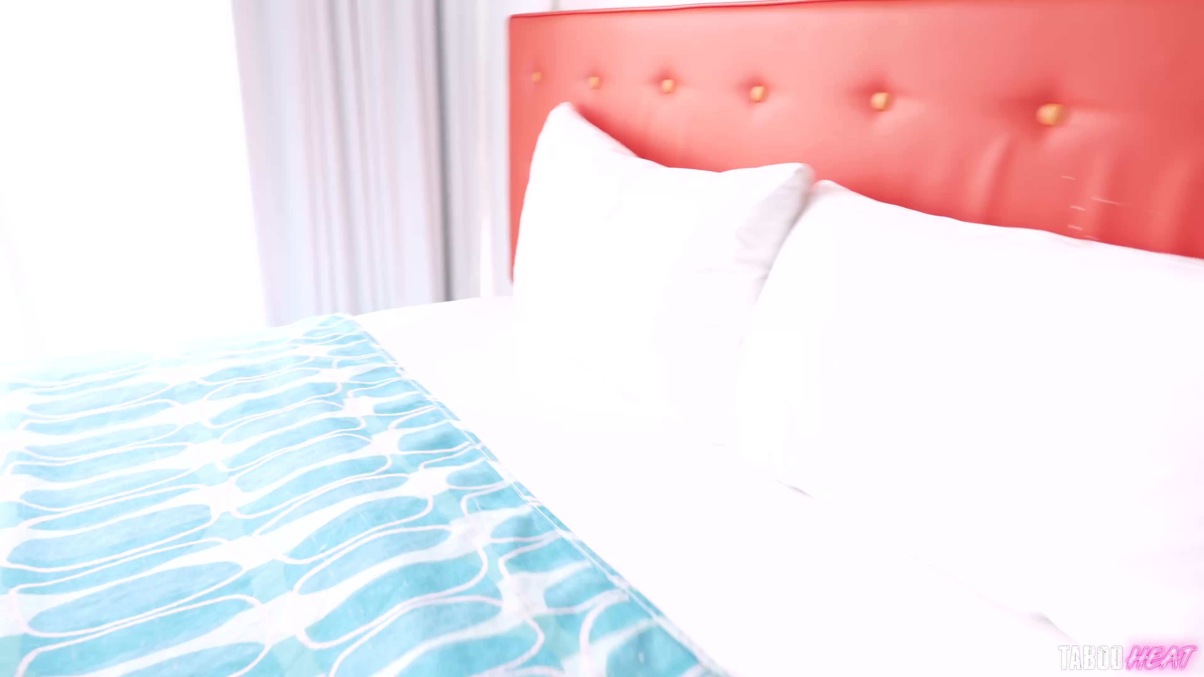 2048.hk@TabooHeat.25.11.05.Violet.Voss.XXX.2160p