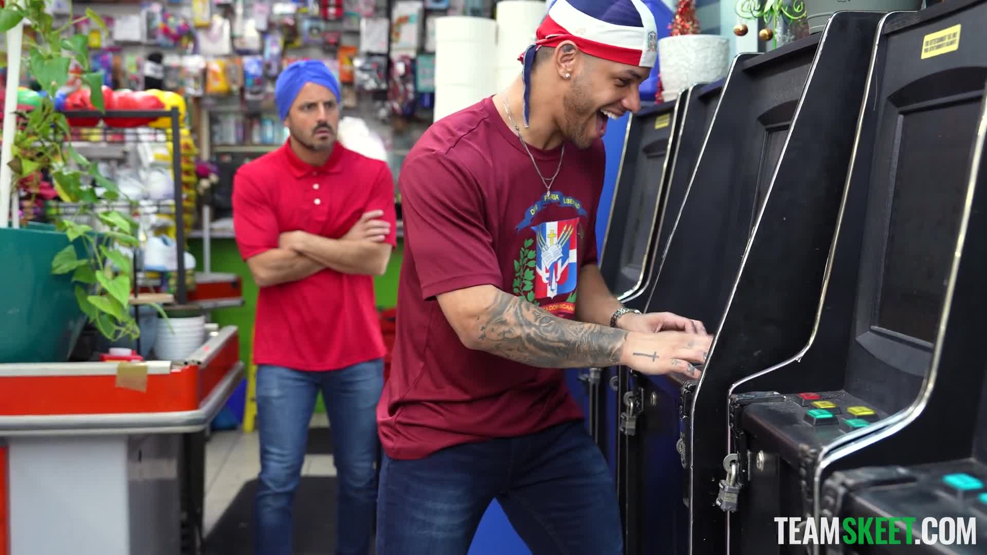 2048.hk@VideosTeamSkeetLabs-BodegaThief