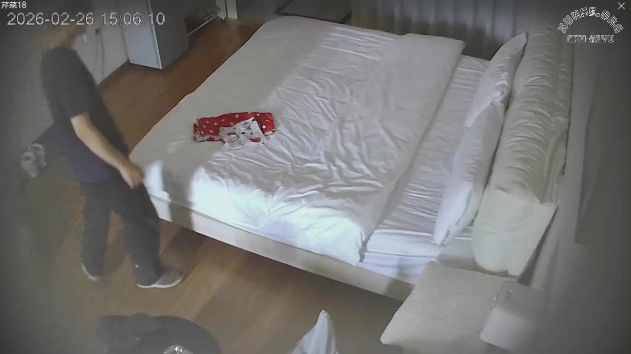 2048.vip-乐橙 2-27 美女穿着衣服真没看出来 有这么漂亮的一对奶子 好大好圆好稀罕 可惜男人没用来打奶炮