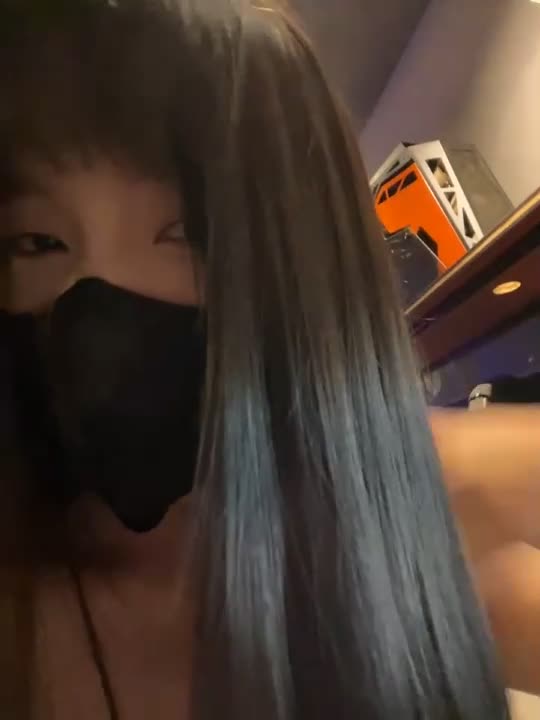 2048.vip-野外露出】【xiao-Lin】白丝逼夹跳蛋户外露出自慰兔女郎造型真不错被称为厕所女神喜欢男厕露②