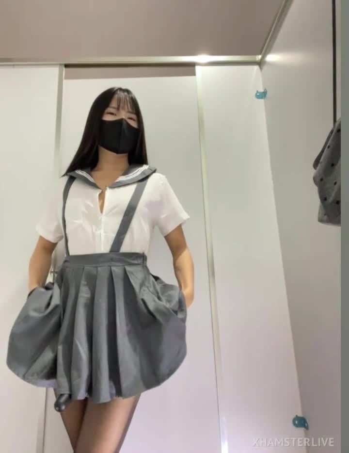 2048.vip-野外露出】【xiao-Lin】白丝逼夹跳蛋户外露出自慰兔女郎造型真不错被称为厕所女神喜欢男厕露④