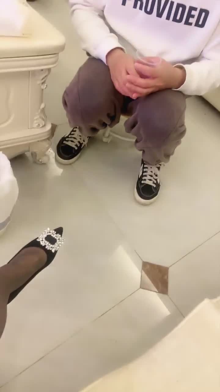 2048.vip-平台一姐回归【探屌】网约各种小哥酒店啪啪内射 主动吃鸡舔逼 性感黑丝各种姿势都有