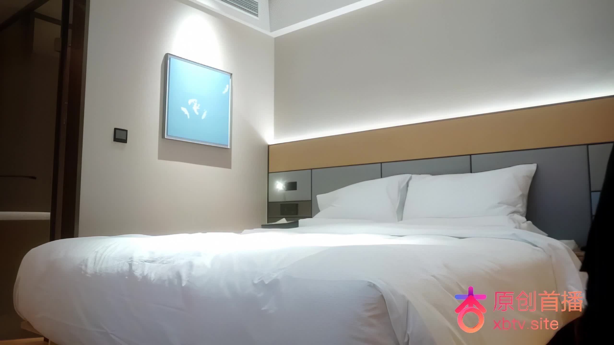 2048.hk@小严-杏吧小严5-网约高颜值学生妹完美身材-猛操小穴