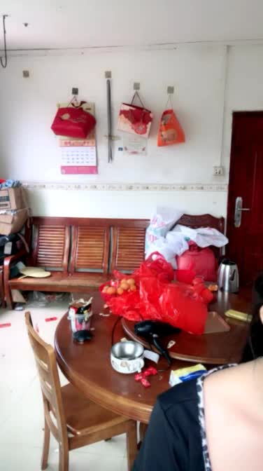 2048.vip-农村学妹【07水嫩宝宝】美乳长腿 大屁股粉嫩骚逼 野外裸奔 泄尿 酒店3p无套激情爆干