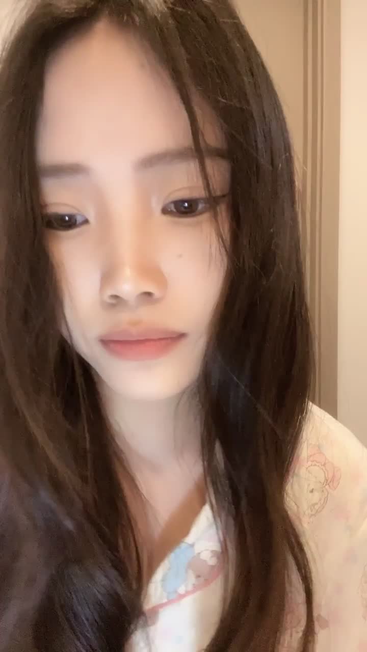 2048.vip-G奶女神【月亮躲在云朵】这个大蜜臀 是最好看 最舒服的 馒头美鲍自慰喷水