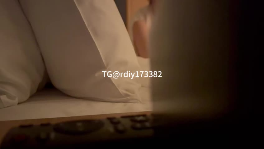 2048.vip-推特新晋约啪大神肌肉帅哥「热带鱼」07杭州网红矜持留学生36d大奶，刚认识就带到酒店扇奶，强行把逼摸爽了就干了，闷骚本性