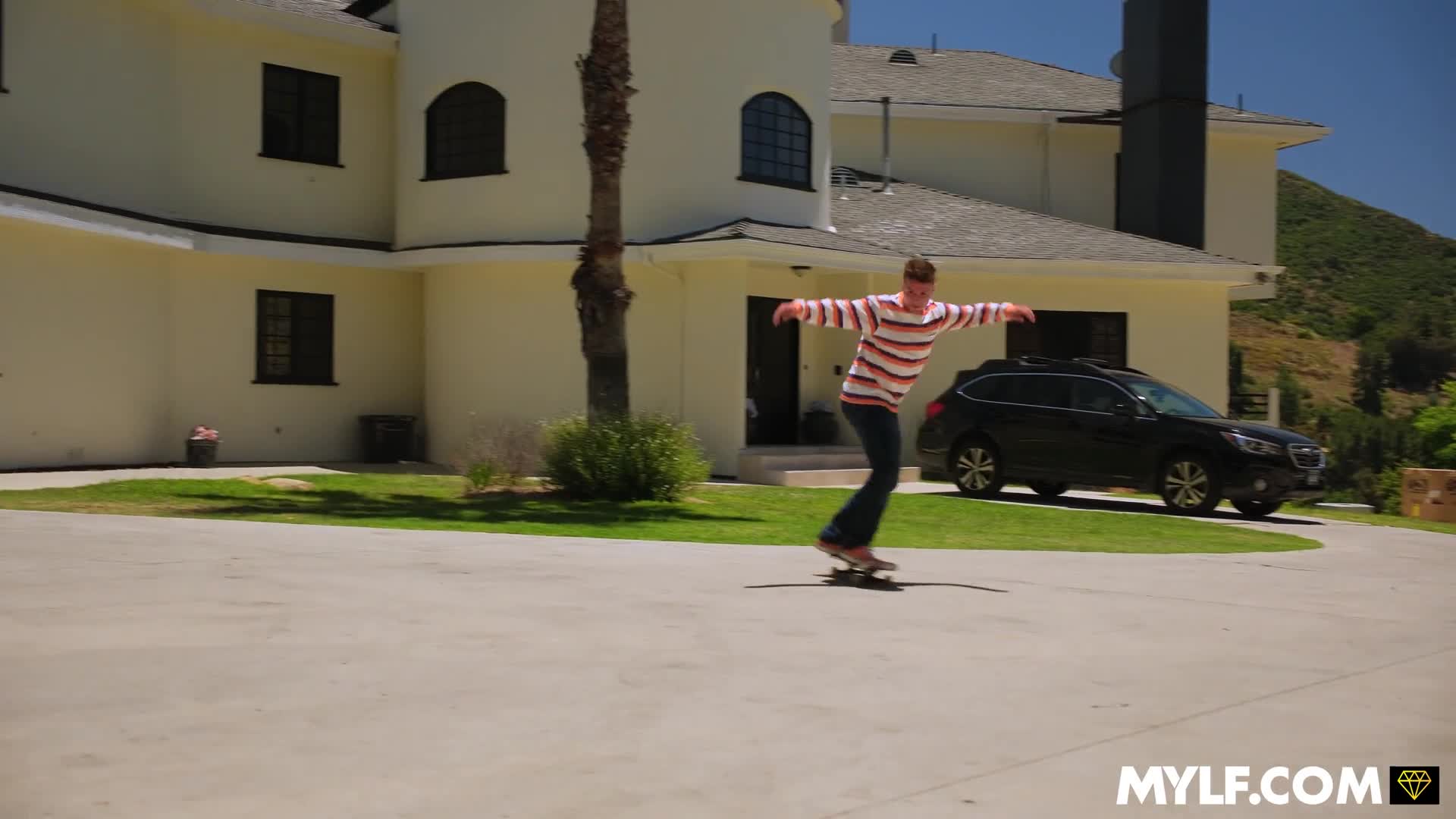 2048.hk@AskYourMother.24.08.30.nicole.aniston.lonely.housewife.has.a.sneaky.audience