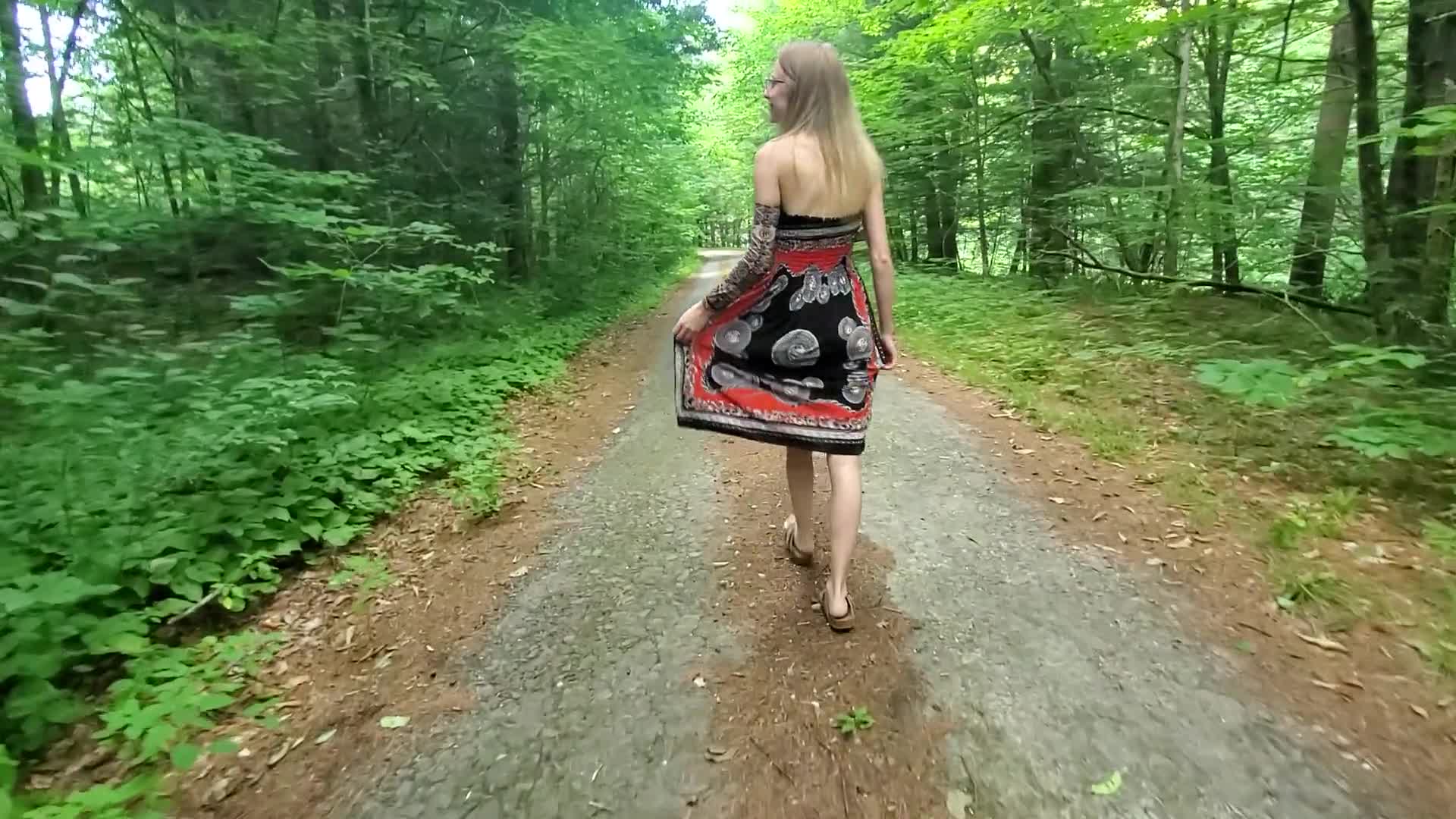 2048.hk@The Best Little Slut Sarah Evans Flashes Her Body In Public as She Walks Down the Road. Perfect Slut