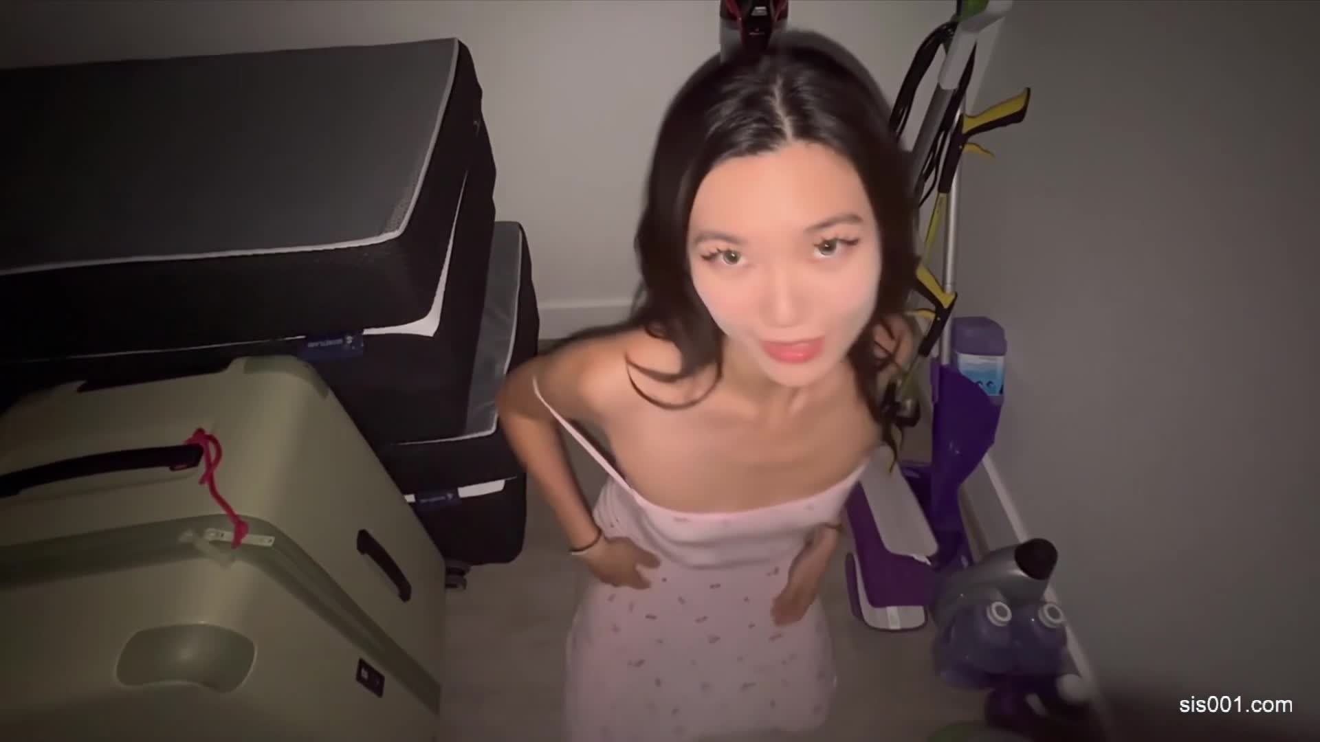 2048.vip-漂亮青春美眉 身材高挑小娇乳大长腿 在家偷偷摸摸把小哥拉到储藏室性爱 撅着屁屁被无套输出 内射小穴