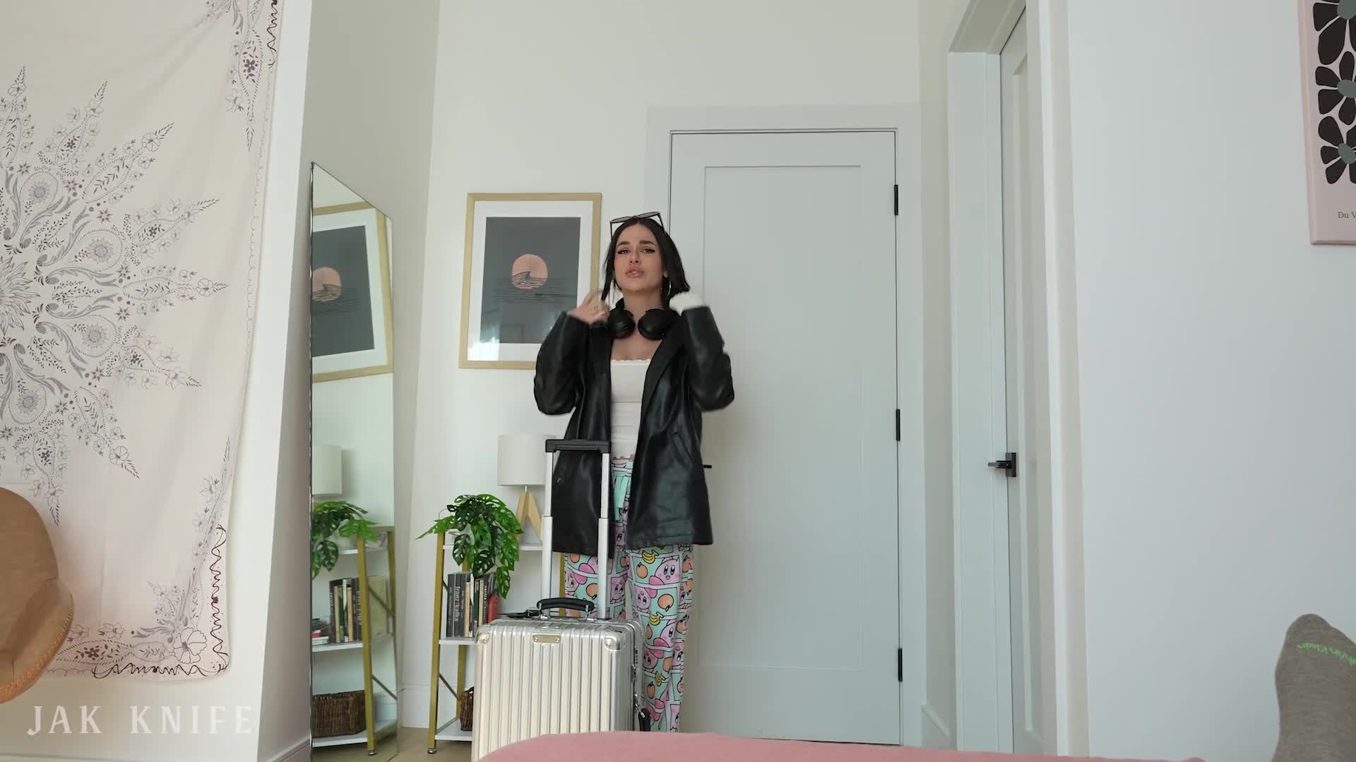 2048.hk@Beautiful French Girl needs CUDDLED and FUCKED after being cheated on - Effy Cutie