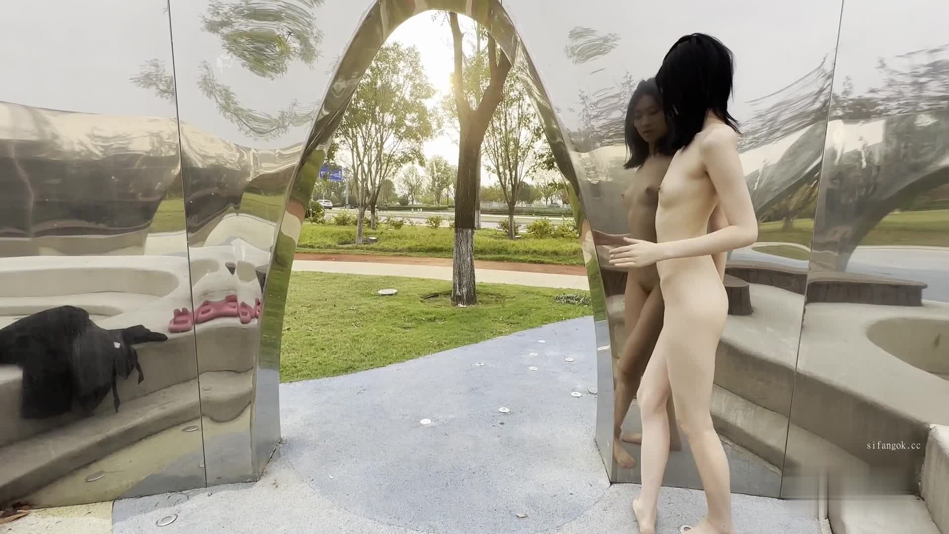 2048.vip-最新发布，西萌工作室，长腿学妹【濑濑】白天夜晚，游乐场，电梯间露出，且看且珍惜