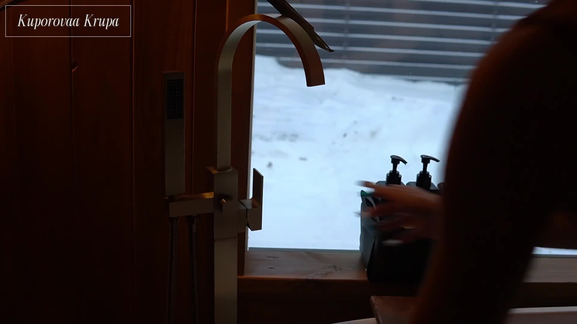 2048.hk@趁父母外出，在淋浴间前操了我的继妹 -库波罗娃·克鲁帕 - Pornhub.com