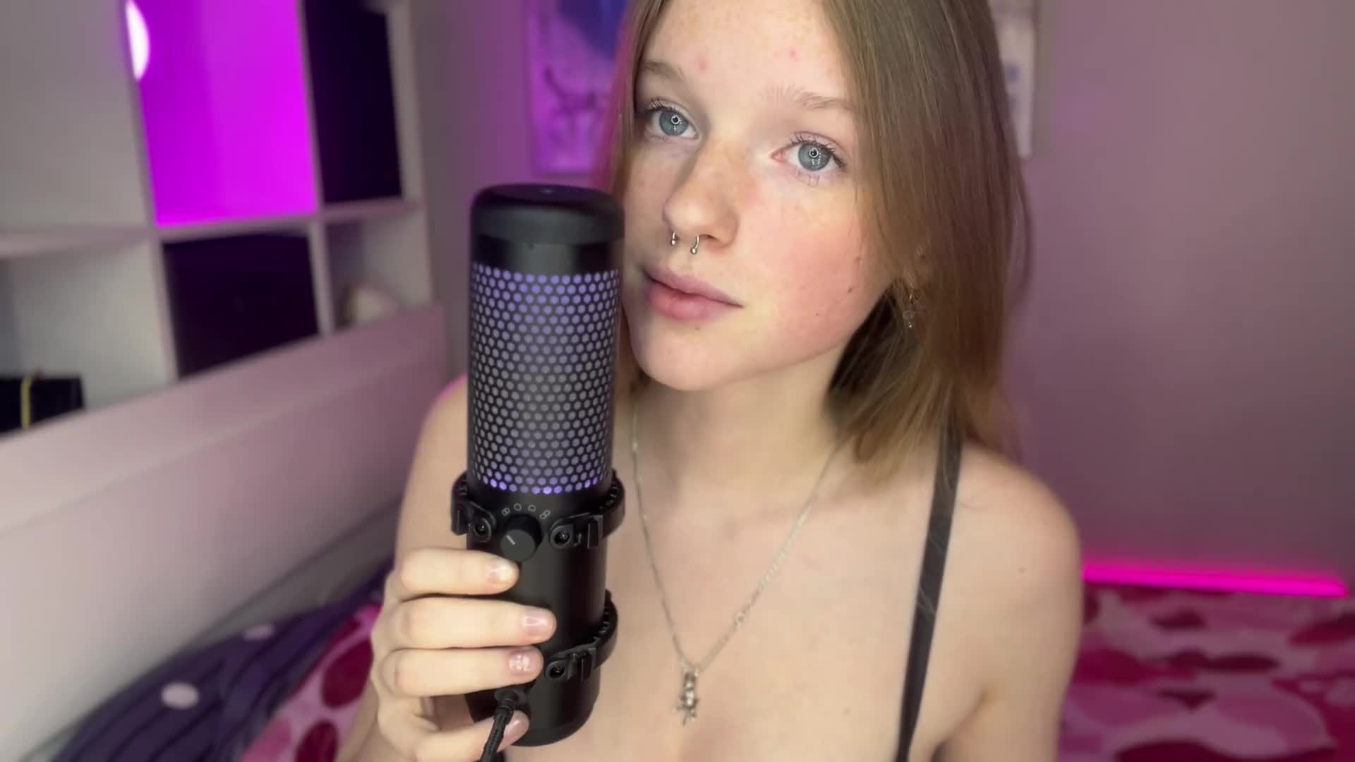 2048.hk@SFW！ASMR   舔舐，呻吟（有雀斑的女孩）嘴声 - Pornhub.com