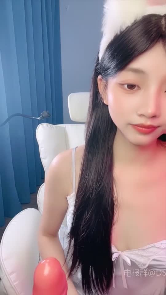 2048.vip-颜值浪妹【雪妹】闺蜜双人揉奶骚舞，跳蛋自慰小穴流水2