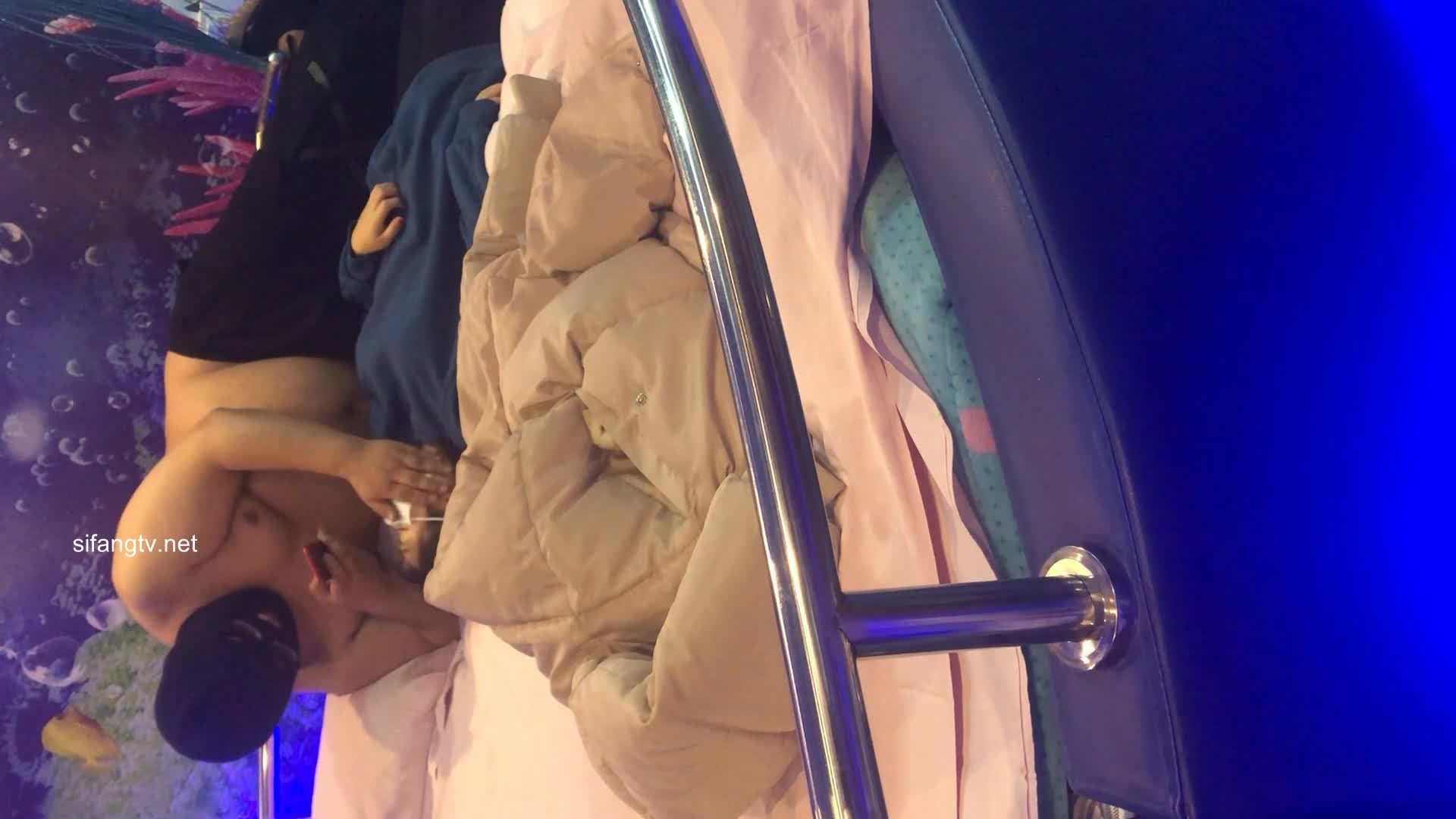 2048.vip-嫩穴大奶学生妹交友不慎被2位肥猪男晕倒带到主题酒店扒光啪啪啪各种玩弄