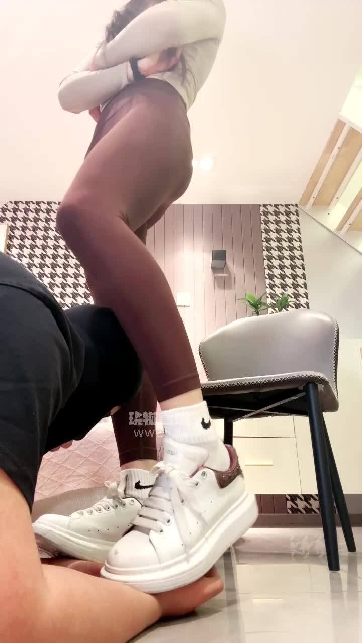 2048.hk@晨颜TJ：棉袜恋足深喉口水白棉袜小白鞋踩贱畜生贱狗伺候女王的棉袜足裸足深喉强制开发喝完圣水2026-03-05